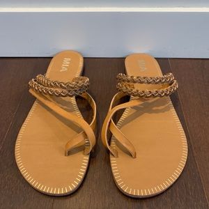 Nordstrom MIA sandal NWT
